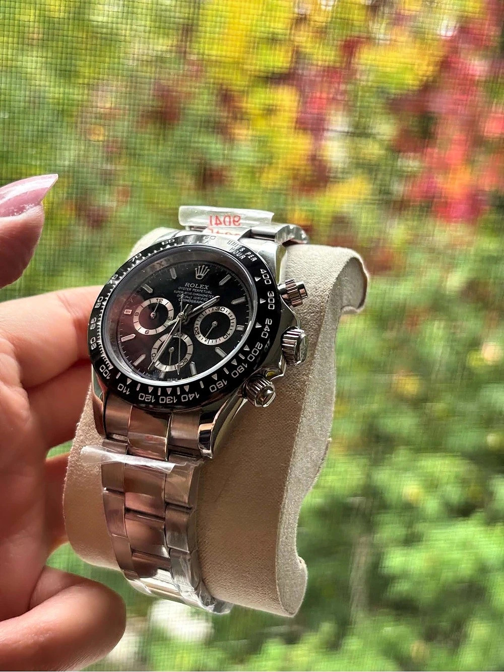 Rolex Cosmograph Daytona Chronograph Watch, Silver & Black. 40mm
